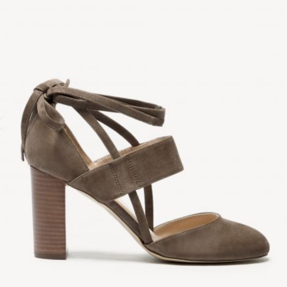 Sole Society Isabeli Pump in Taupe